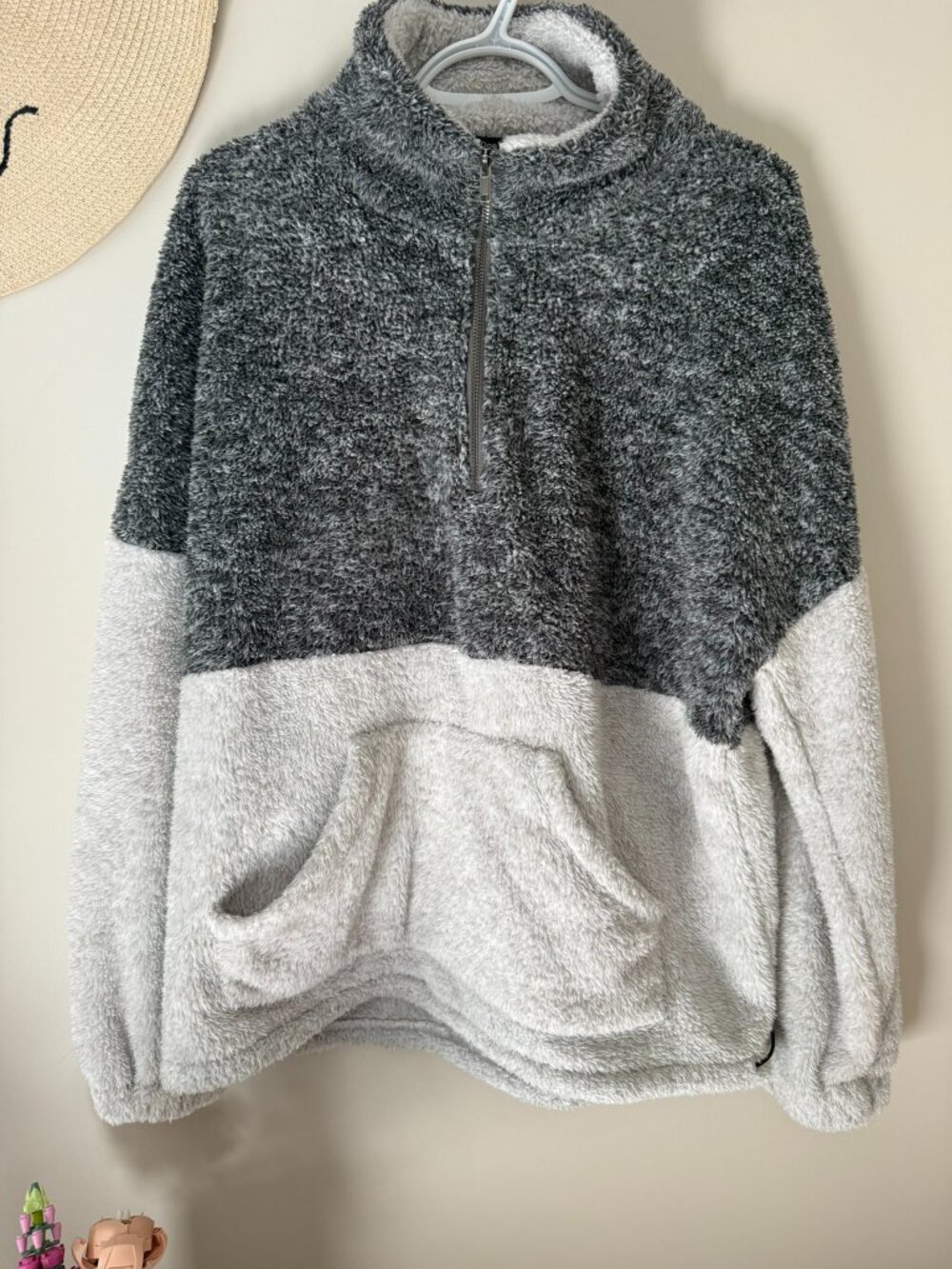 Doe & Rae Sherpa Quarter-Zip Colorblock Pullover